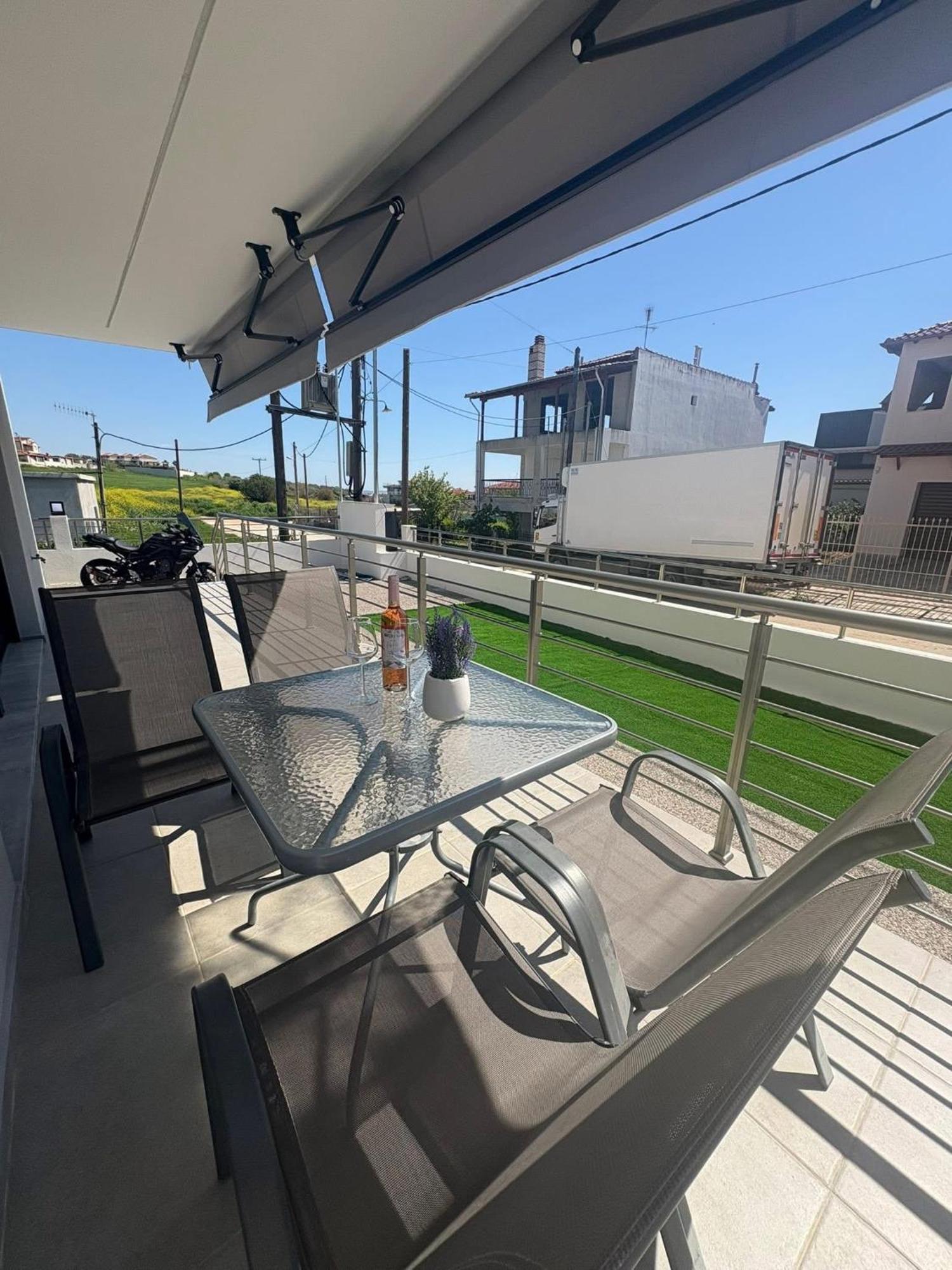 Elinor Apartments Flogita Exterior photo