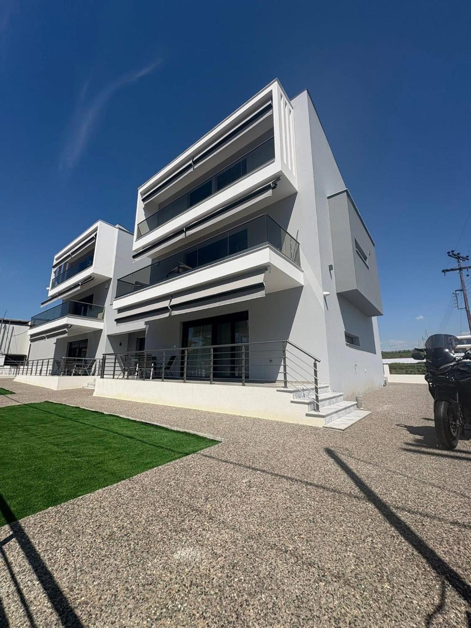 Elinor Apartments Flogita Exterior photo